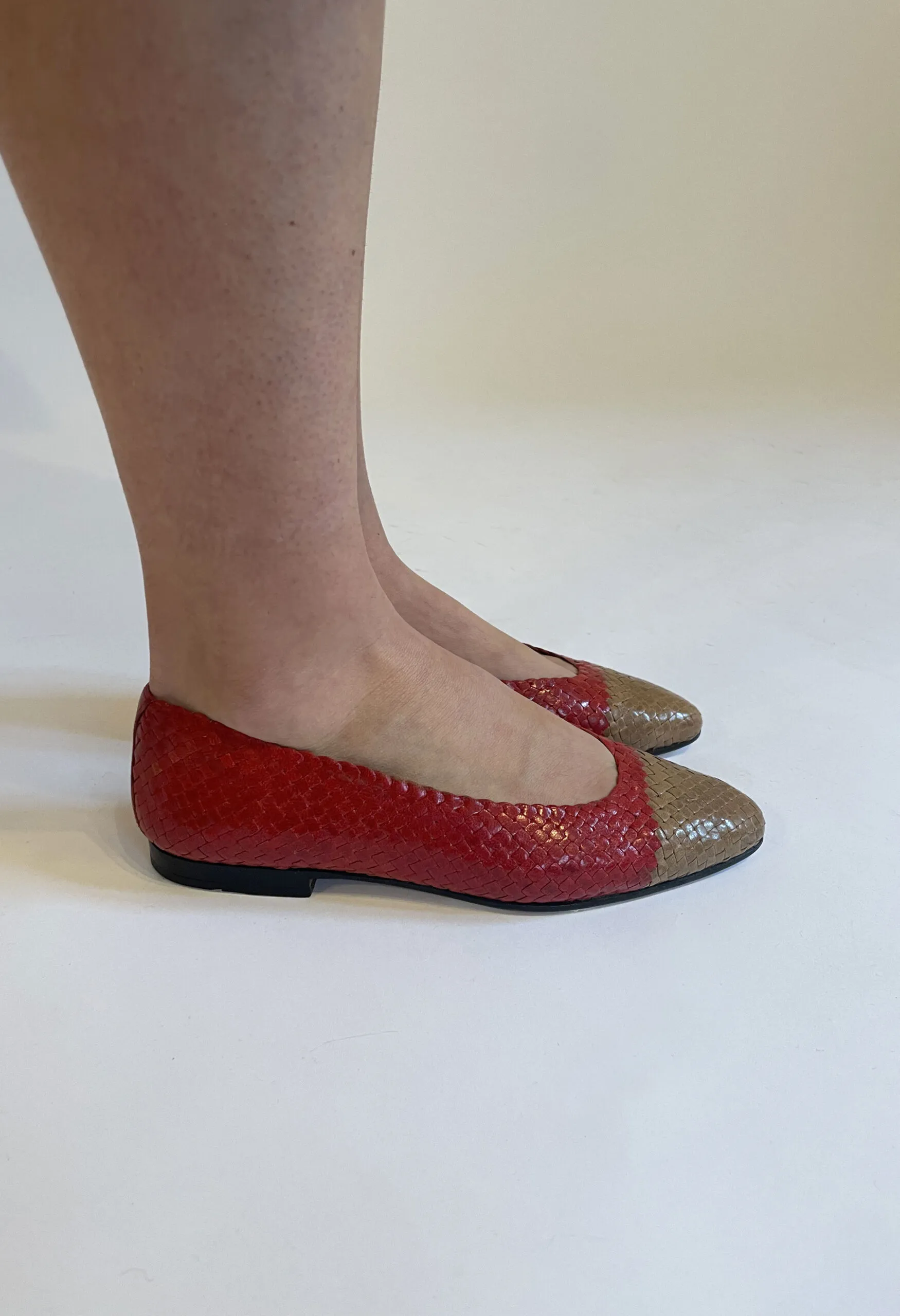 Ballerine vintage in pelle intrecciata rossa e beige