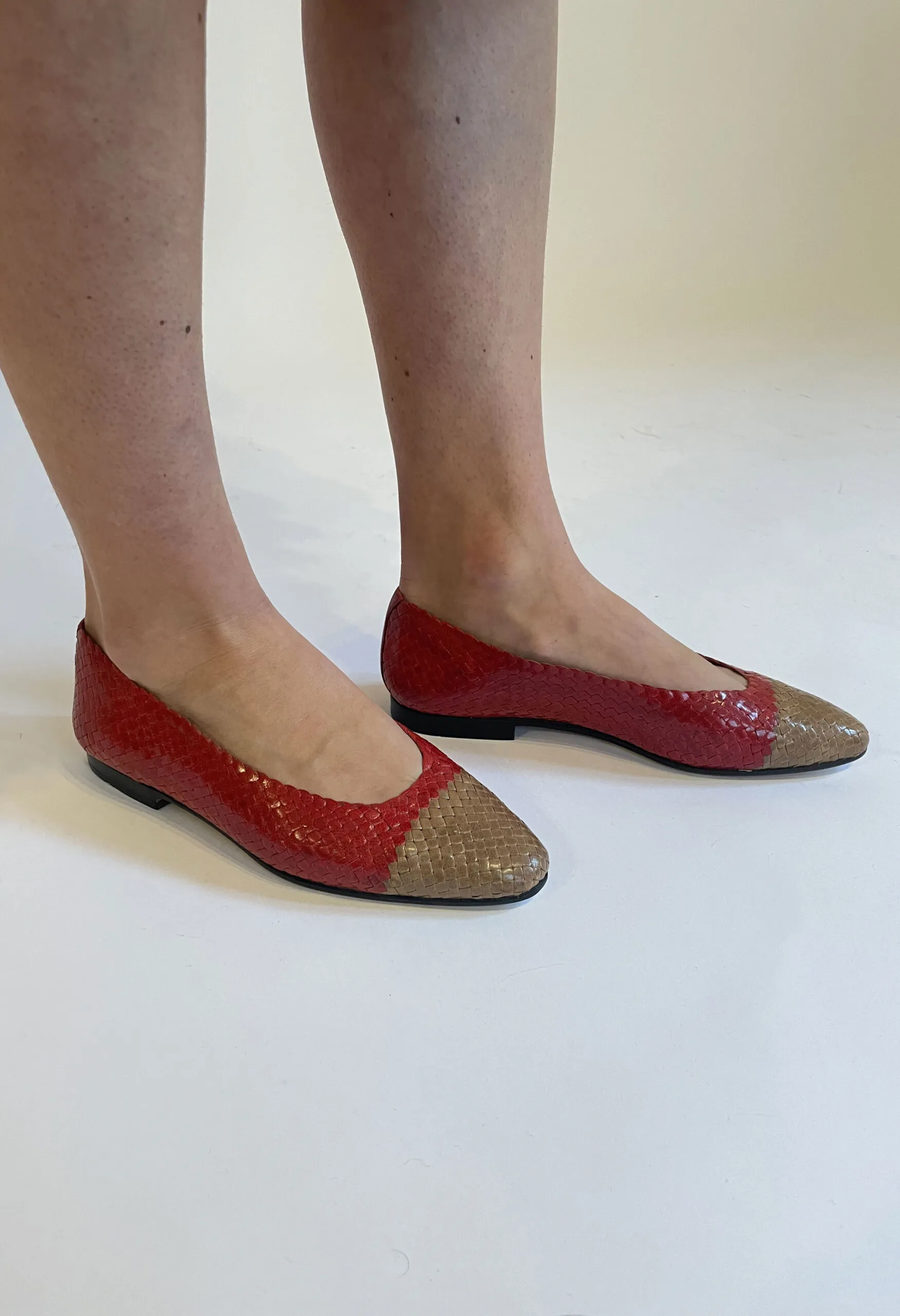 Ballerine vintage in pelle intrecciata rossa e beige