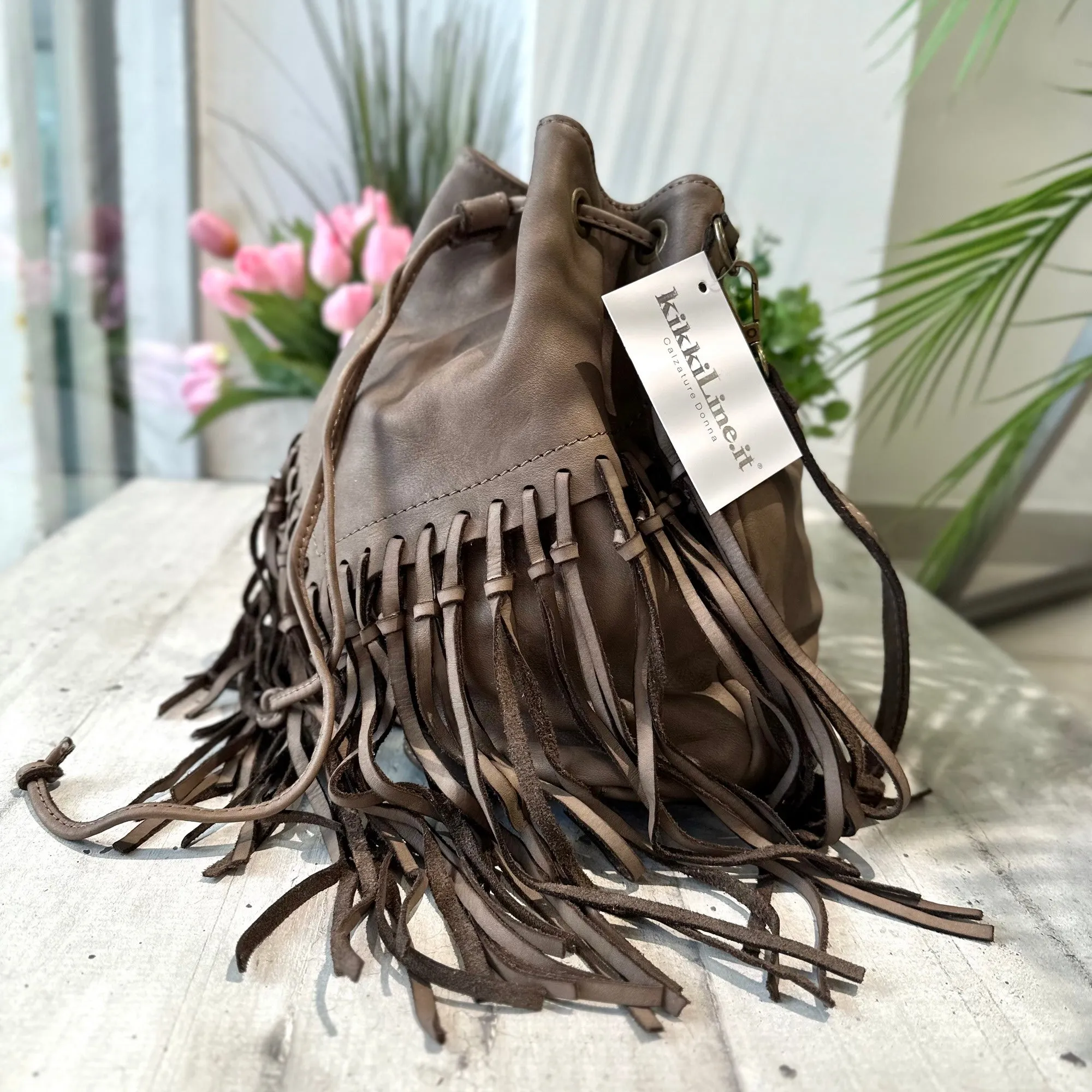 Borsa a Secchiello con Frange Taupe in Pelle Nabuk Vintage