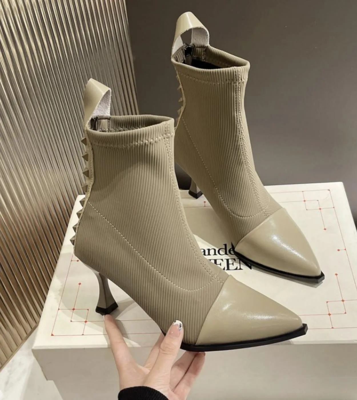 Donne Stivali 2022 Nuovo Autunno Inverno Moda Rivetto Donna Stivali A Metà Polpaccio Delle Signore Della Chiusura Lampo Scarpe A