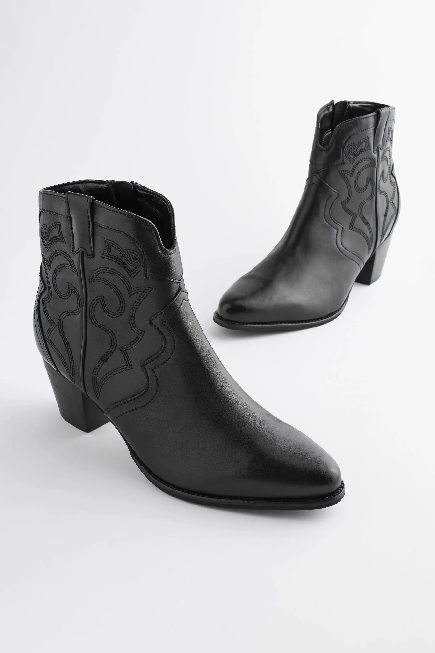 Forever Comfort® - Stivali stile western/cowboy con cuciture alla caviglia