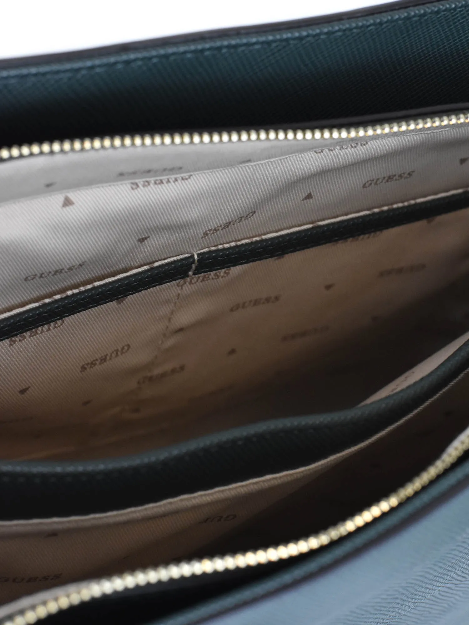 Guess Shopper HWZG78 79250