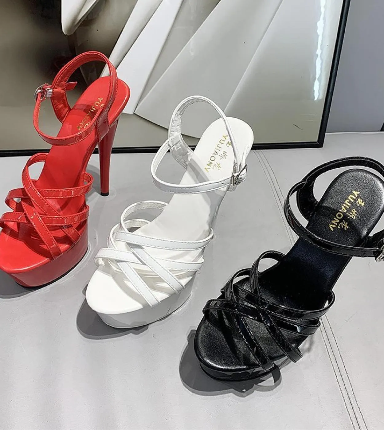 Ladys Peep Toe Scarpe estive per donna Sandali Sandali moda donna Tacchi sottili Scarpe con tacco alto Piattaforma con zeppa fem