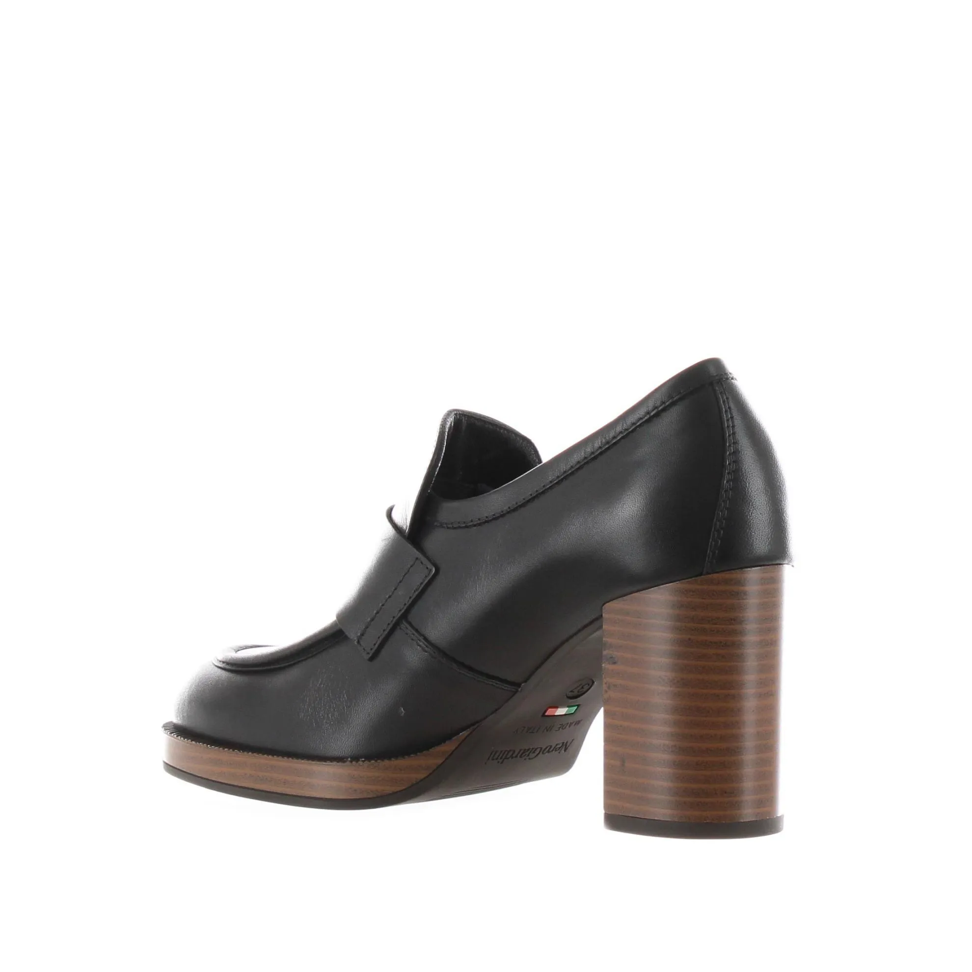 Mocassino con tacco in pelle