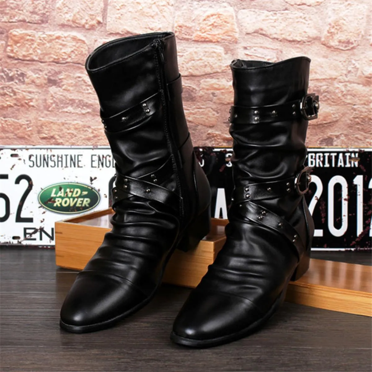 Movechain Nuovo arrivato uomo Rivetti in vera pelle Stivali punk Uomo Casual Fibbia Zip Appartamenti Stivali Martin alla moda da