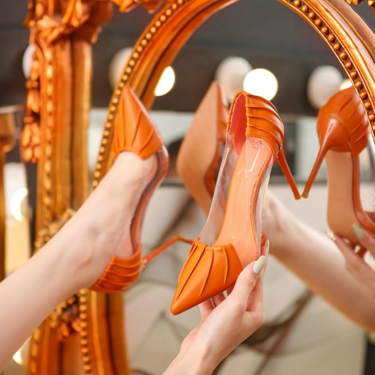 Nuove pompe di lusso Primavera Estate da donna Baotou Scarpe con tacco a spillo trasparenti Scarpe con strass a punta Scarpe sin