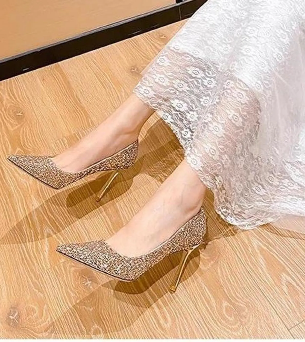 Scarpe con tacco alto da donna Stiletto a punta Paillettes argento Bocca bassa Scarpe singole Scarpe eleganti da lavoro da donna