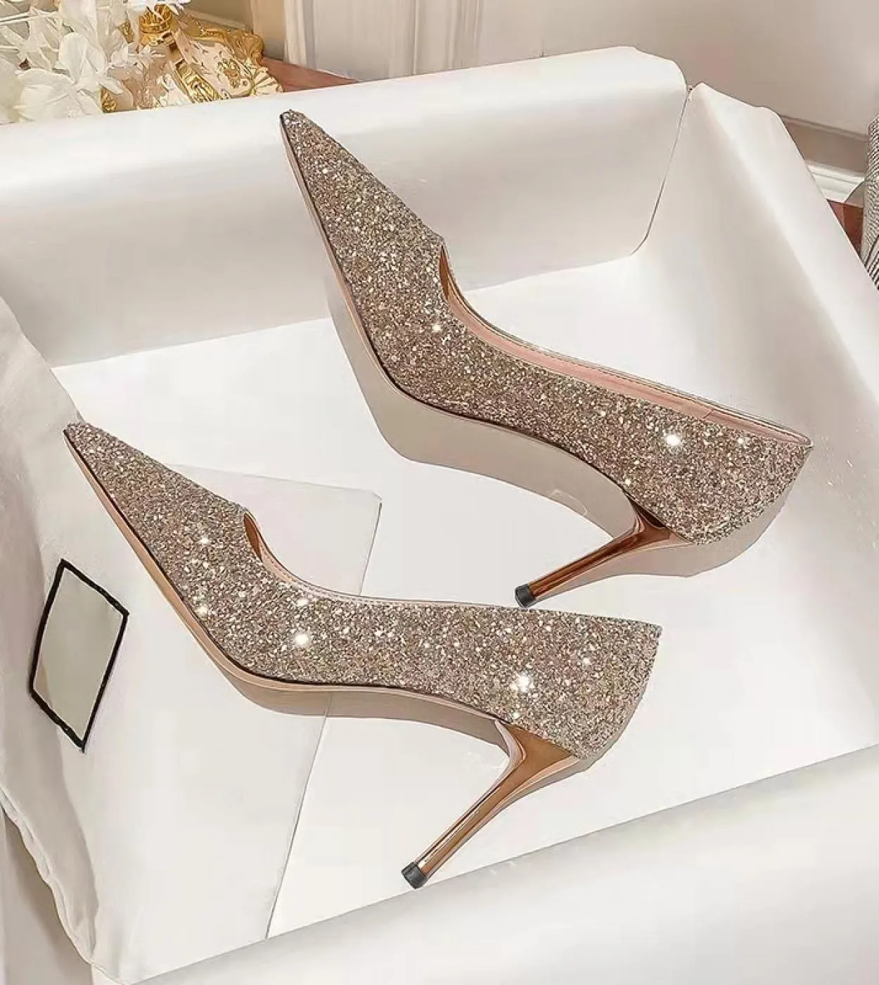 Scarpe con tacco alto da donna Stiletto a punta Paillettes argento Bocca bassa Scarpe singole Scarpe eleganti da lavoro da donna
