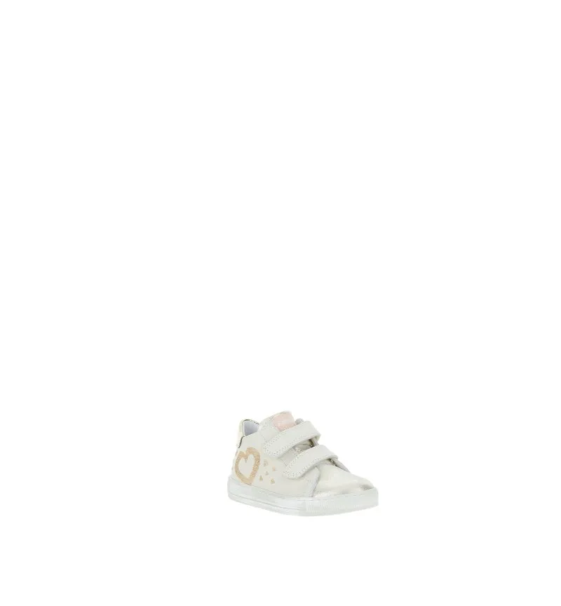 Sneakers con strappi