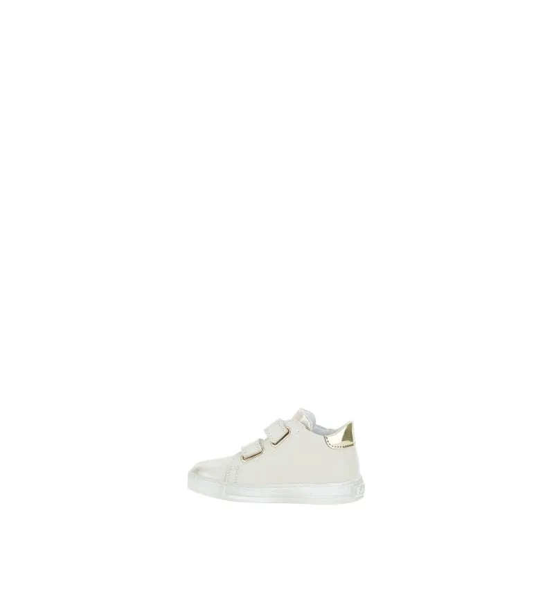 Sneakers con strappi