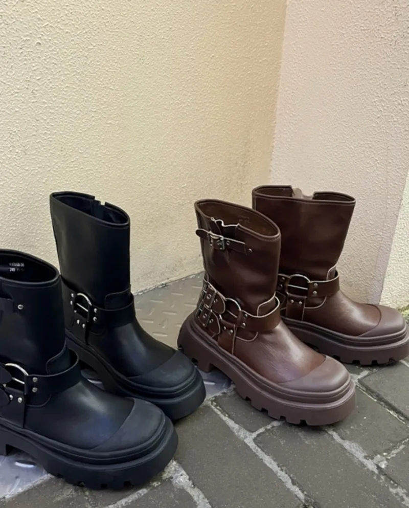 Stivali corti marroni con punta tonda retrò con suola spessa per le donne Stivali western con fibbia francese per persone piccol