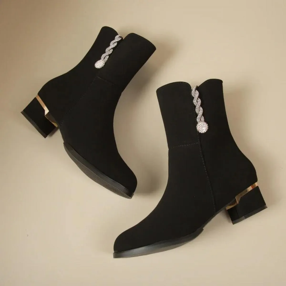 Stivali da donna di moda 2024 Stivali con cerniera invernale in pelle scamosciata Tacchi alti da donna Punta tonda Tacchi quadra