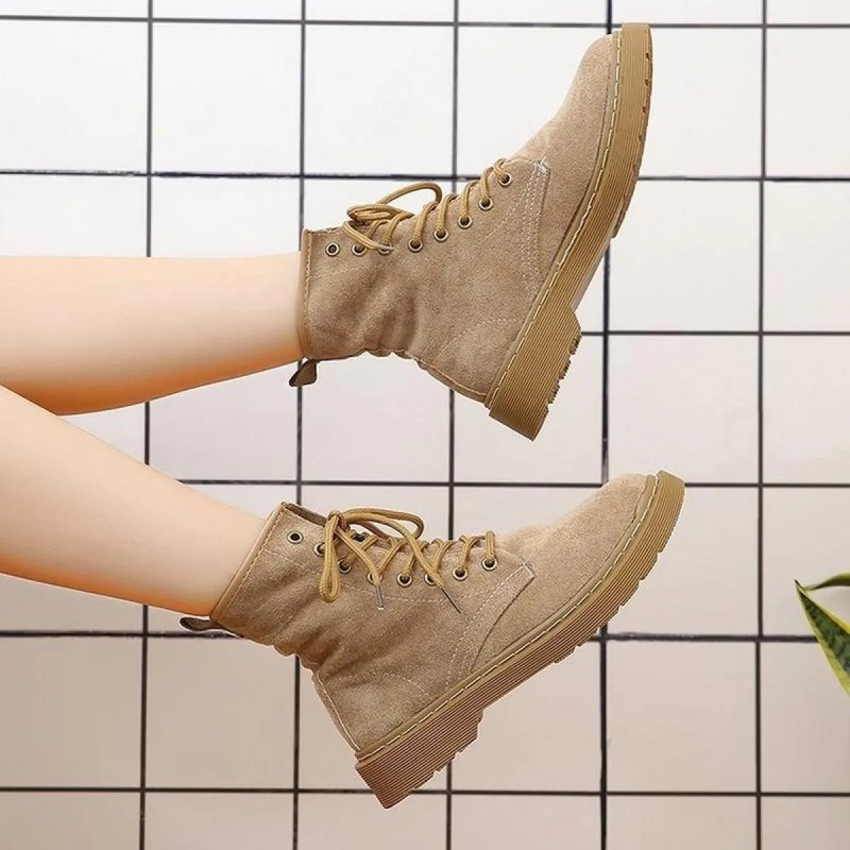 Stivali da donna Scarpe comode con plateau Scarpe basse Stivali da moto casual moda Autunno/inverno Stile britannico Lace Up Nuo